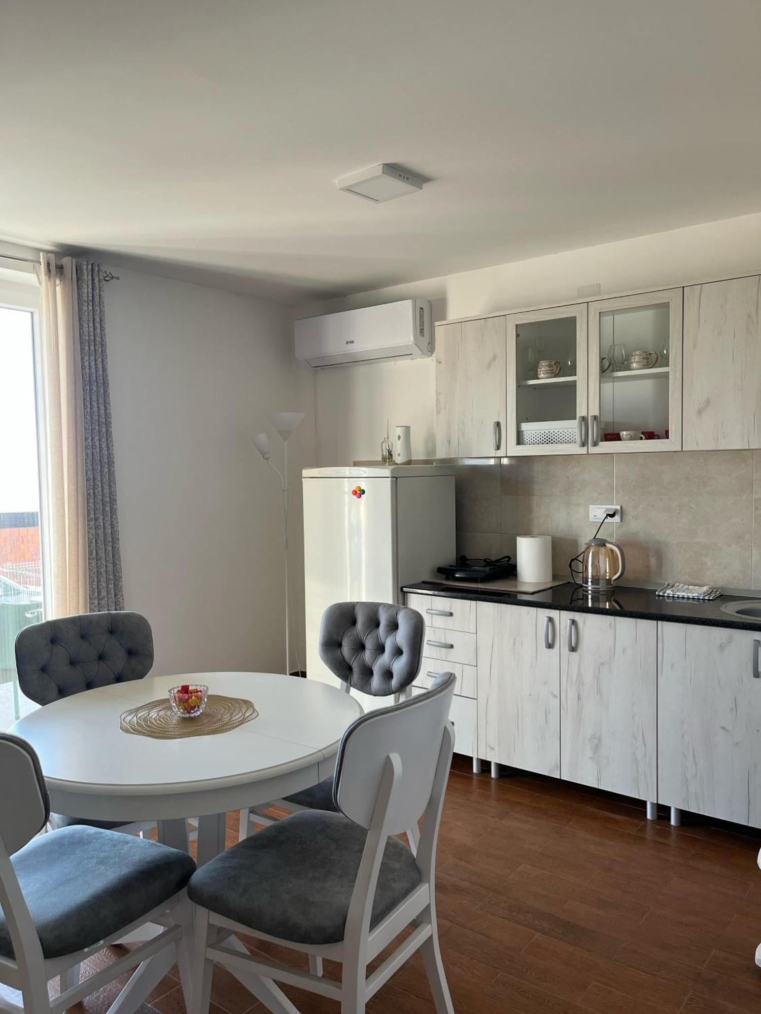 Surcin Apartment Ledine Dış mekan fotoğraf